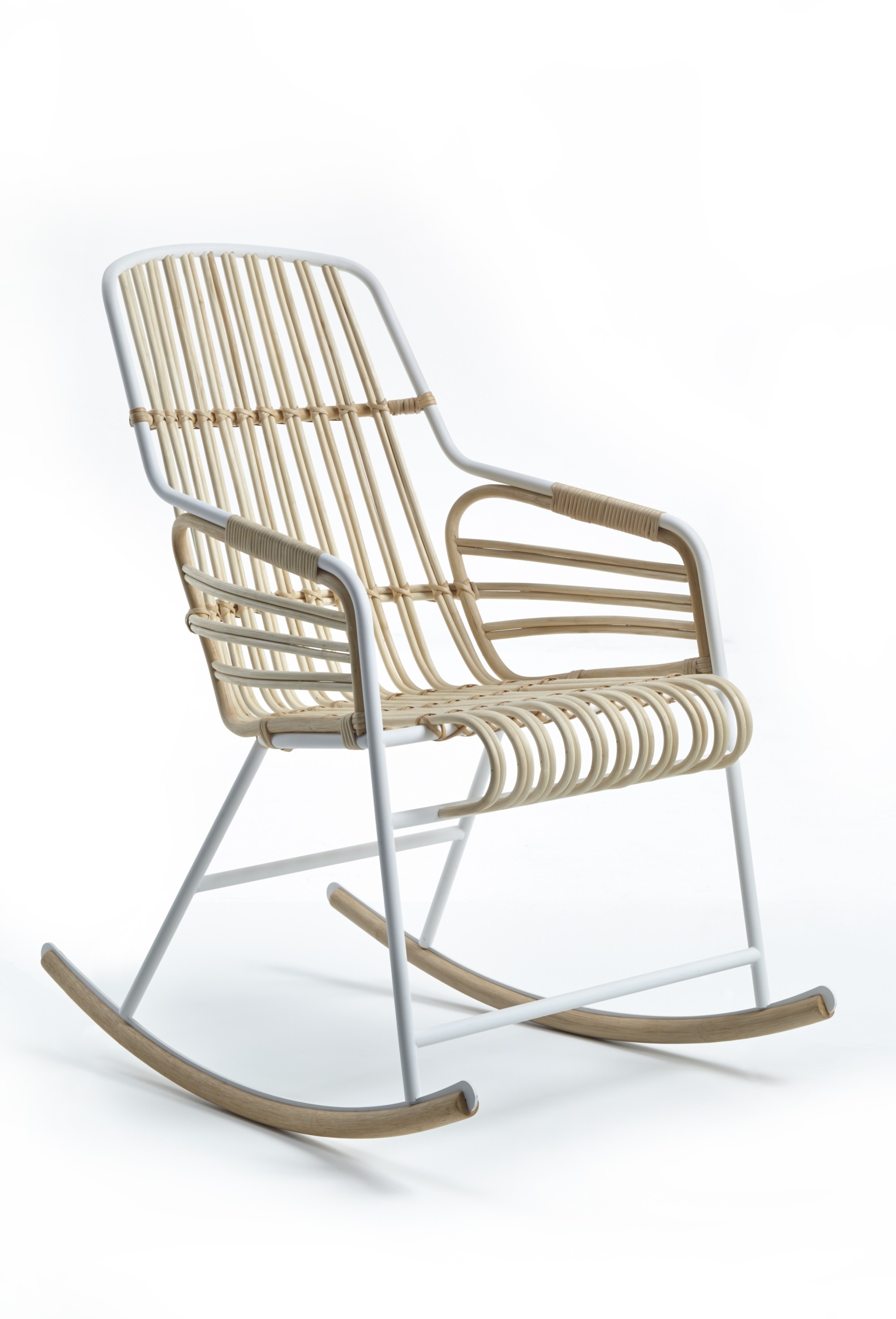Raphia Rocking Chair van Casamania - PUUR Design & Interieur